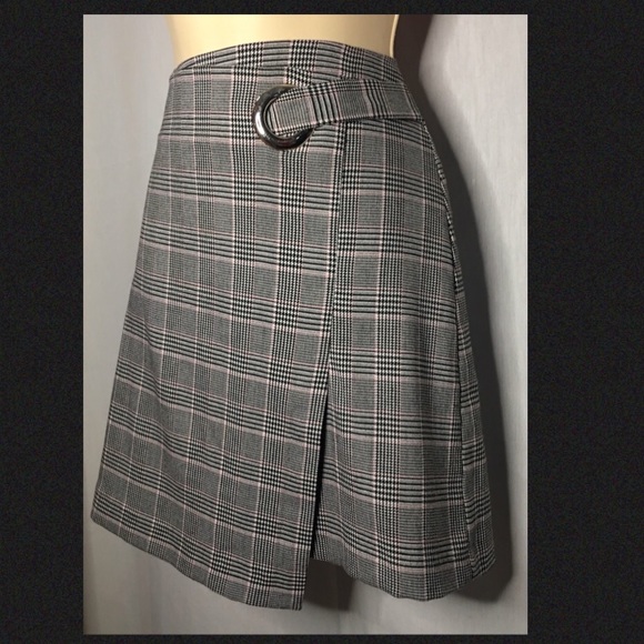 *Tokito* Size 12 plaid/houndstooth asymmetrical skirt. - Picture 2 of 10